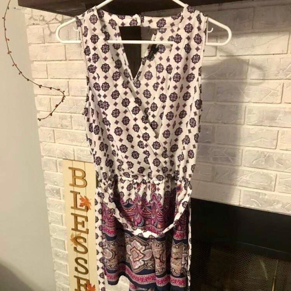 Bebop Be You Be Free Small V-neck Tunic Blouse Top